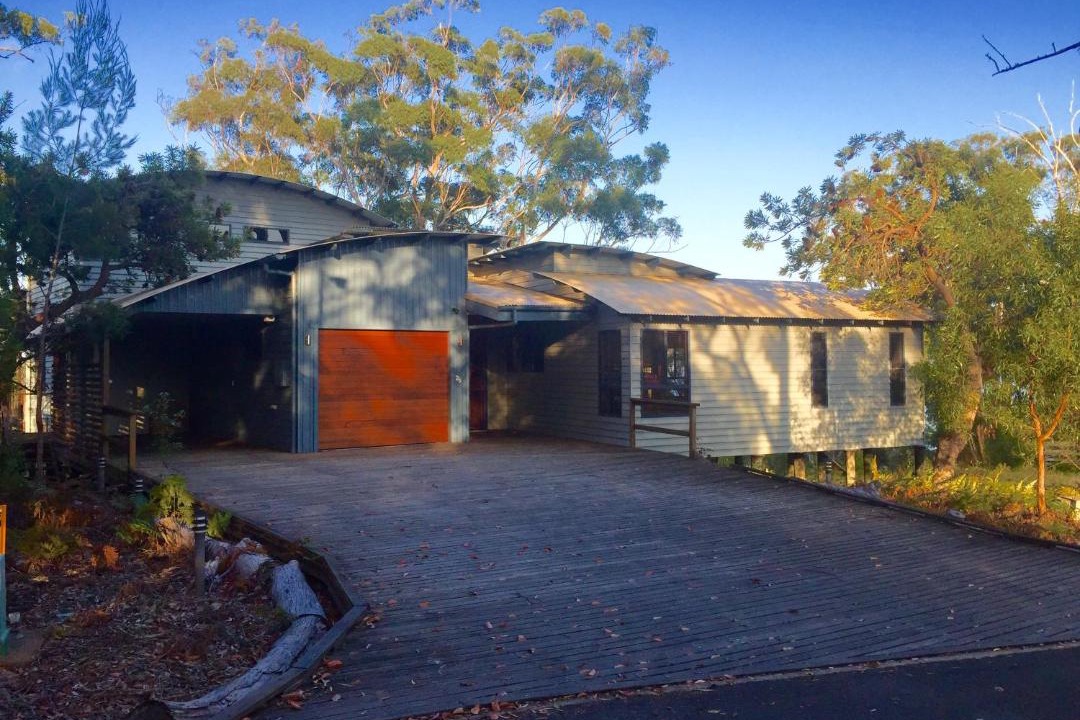 Photo of Buildings in Kingfisher Bay