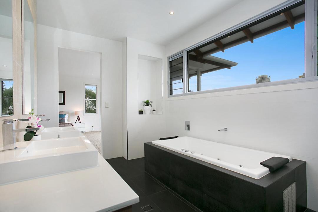 Photo of Bathroom in Broadbeach Waters