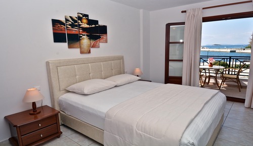 Superior Studio, Sea View
