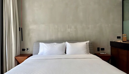 Iris Room