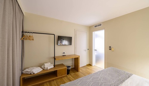 Junior Suite, 2 Bedrooms, Balcony, Garden View