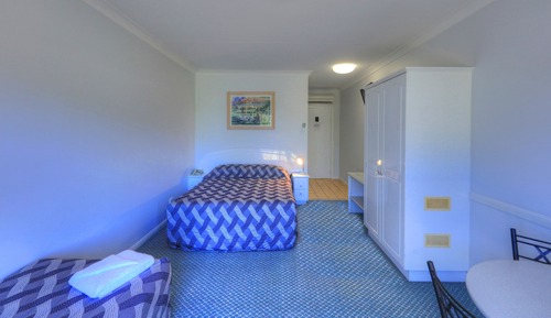 Standard Suite, 1 Bedroom, Non Smoking (Queen/Single)