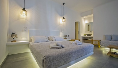 Deluxe Quadruple Room