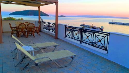 Deluxe Two-Bedroom Apartment with Terrace and Sea View