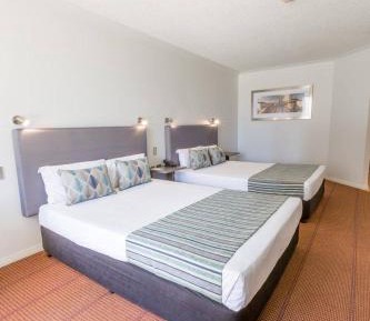 Standard 2 Queen Beds