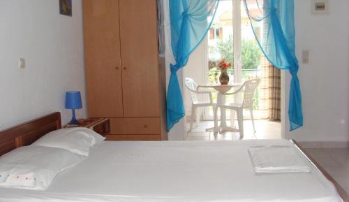 Studio (4 Adults)