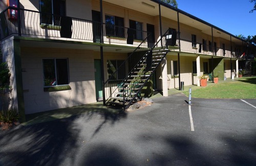 Indooroopilly Hotel | Forest Lodge Apartments