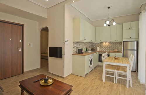 Moschato-Tavros Apartment | Ellie's Home - One Bedroom Apartment, Sleeps 3