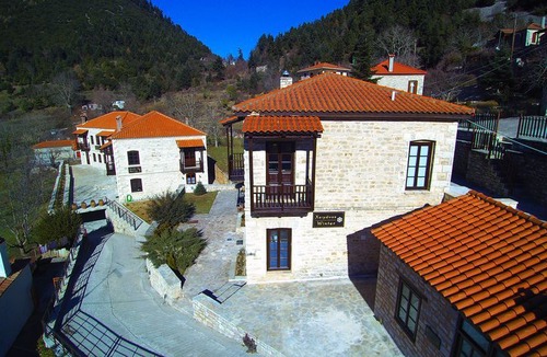 Karpenisi Hotel | Epoches Luxury Suites