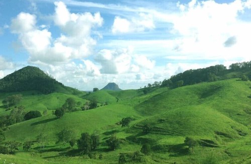 Cooran Cottage | The Melbourne Tram- Noosa Hinterland Farm Stay & Nature Retreat