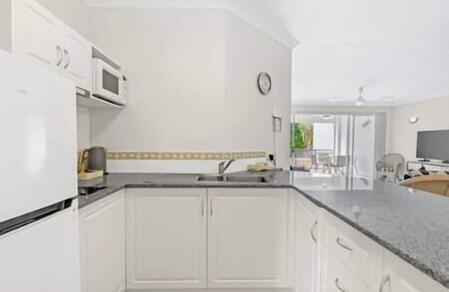 Palm Cove Apartment | two bedroom beach front apartment @ Alassio Palm Cove