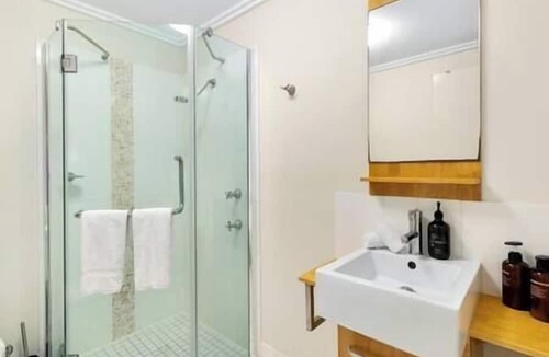 Clifton Beach Apartment | Clifton Beach Bliss 2BR Apartment, 300m to BEACH