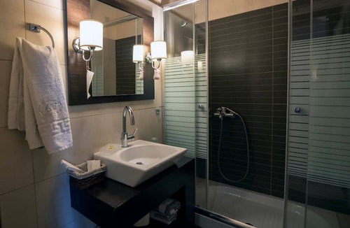 Eptalofos Condo | Eptalofos Guesthouse - Cozy Double Suite with Fireplace