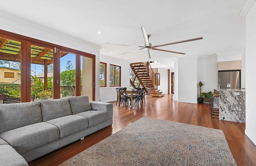 Sandgate Apartment | "Sandgate Hideway" - Sandgate Q 4017