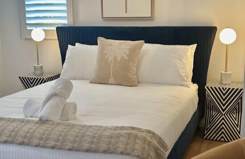 Edge Hill Apartment | Luxe Edge Hill Studio Villa