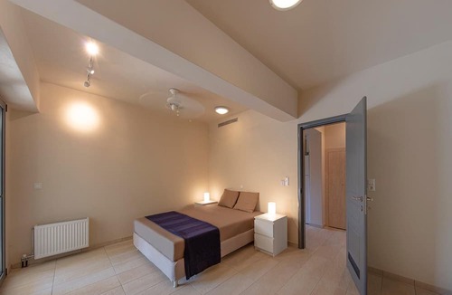 Katakali Apartment | 1st Floor at Crystal View Villa
