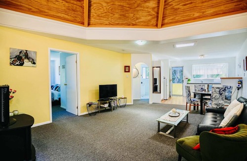 Eagle Heights Apartment | Relaxing Mountain Escape / Tamborine Mountain