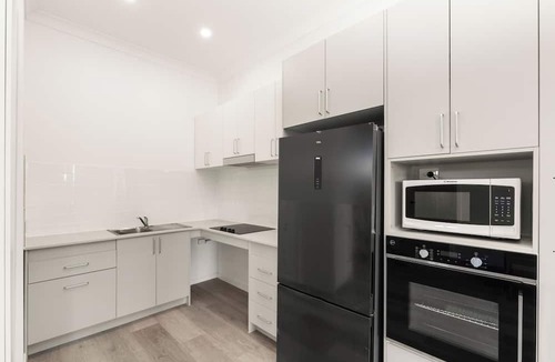 Goodna House | 5 Guest 3 Bed,3 Bath Free Parking, wifi, patio