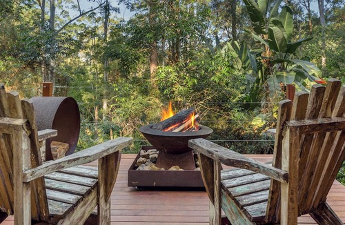 Doonan Cabin | Rustic Cabin. Outdoor Bath. Pet Friendly.