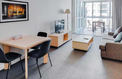 Brisbane Central Business District Apartment | Amazing 1B1B Apt w/Pool, Gym, Sauna